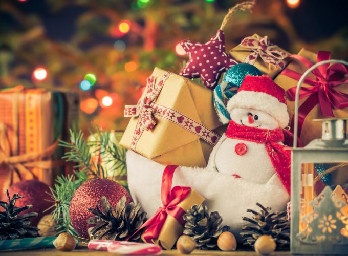 Wallpaper New year, Christmas, gifts, snowman, 4k, Holidays 1649915216
